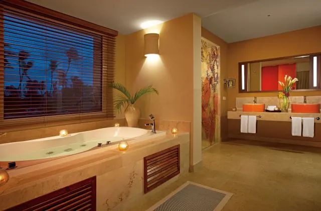 Hotel Breathless Punta Cana Master Suite bathroom